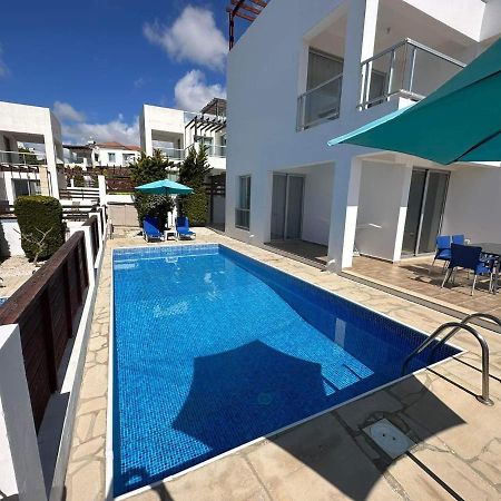 Villa Aqua Sunrise 1Km From Beach With Sea Views コーラル・ベイ エクステリア 写真