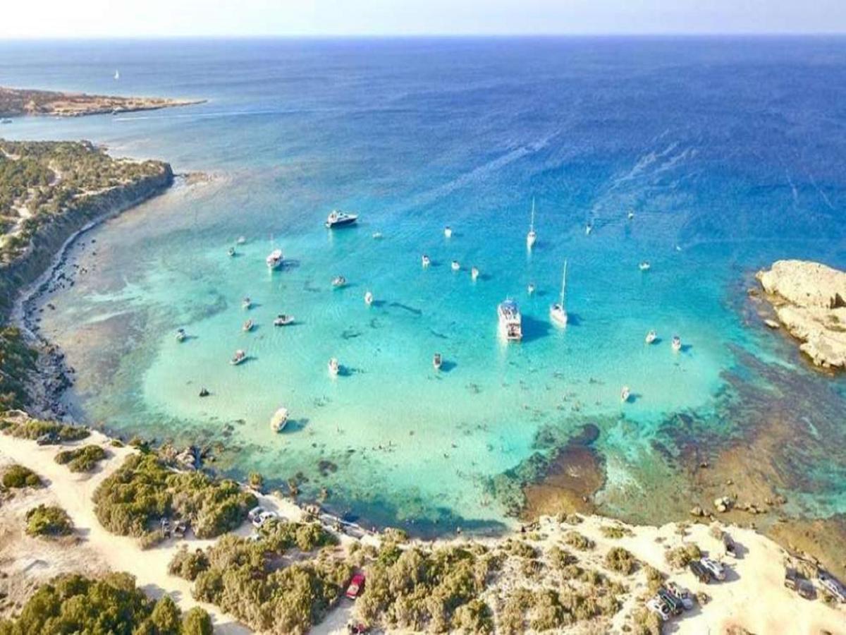 Villa Aqua Sunrise 1Km From Beach With Sea Views コーラル・ベイ エクステリア 写真